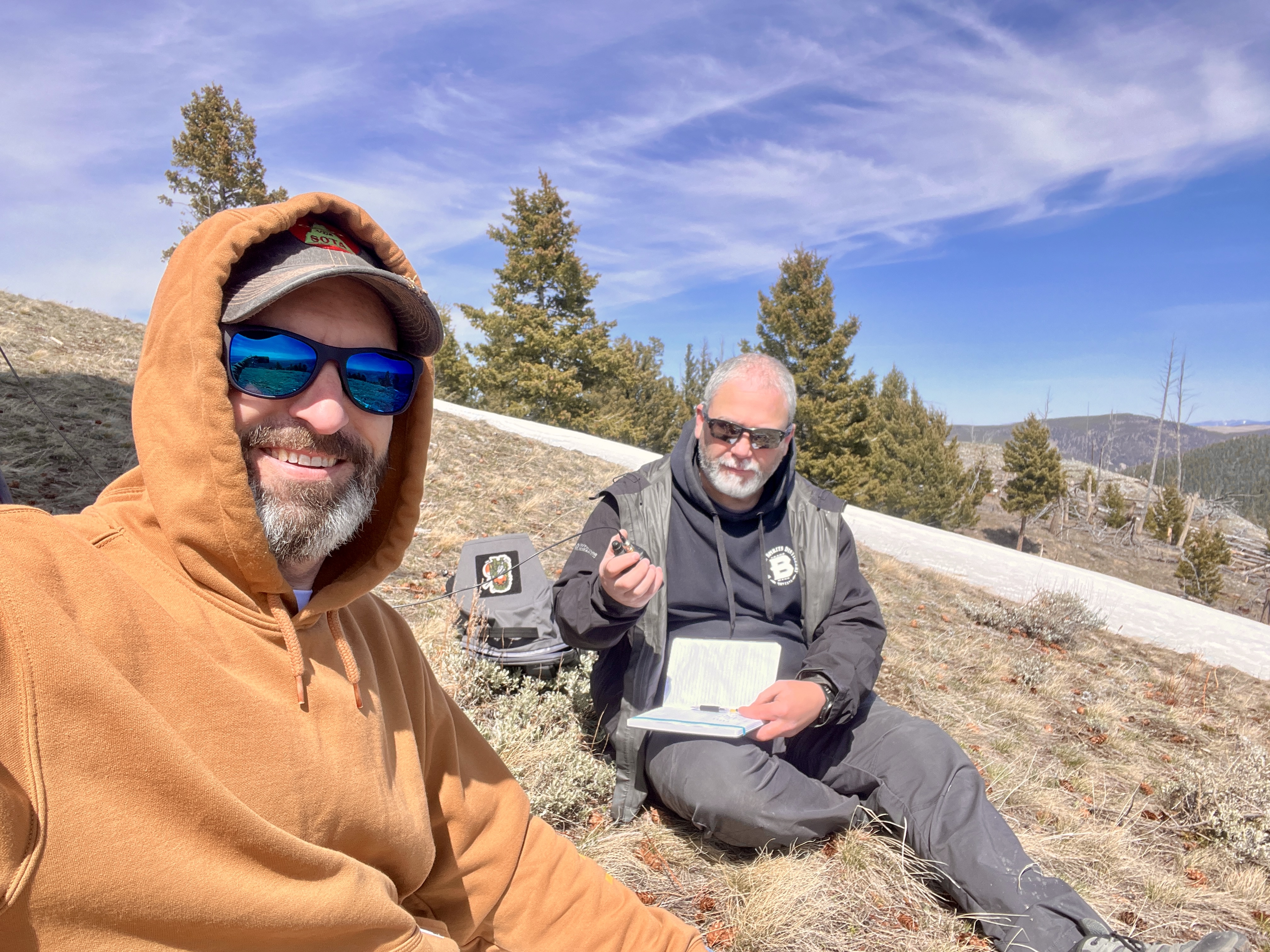 KH7AL and N7SKI on Hedges Mountain.