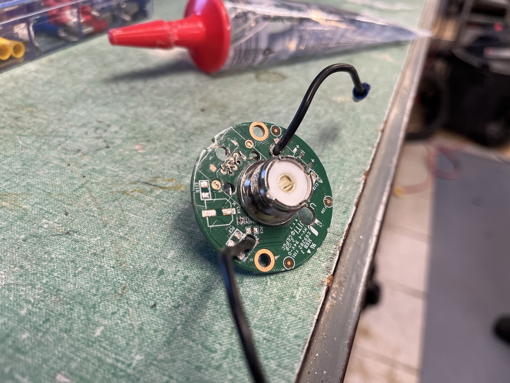 KH7AL's impromptu dipole feedpoint. 