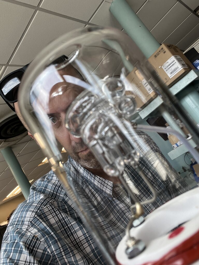 Flash tube for a Runway Edge Indicator Light (REIL)