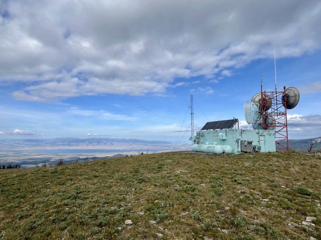 An old communications building on the hike to Mount Baldy.